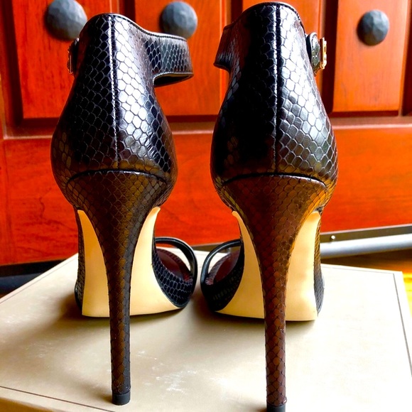 🔥NEW! 🔥BCBGMaxAzria heels. - Picture 3 of 3